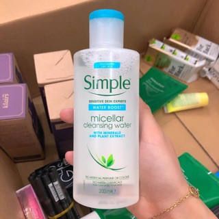 Tẩy trang Simple xanh dương