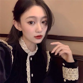 áo sơmi nhung viền ren