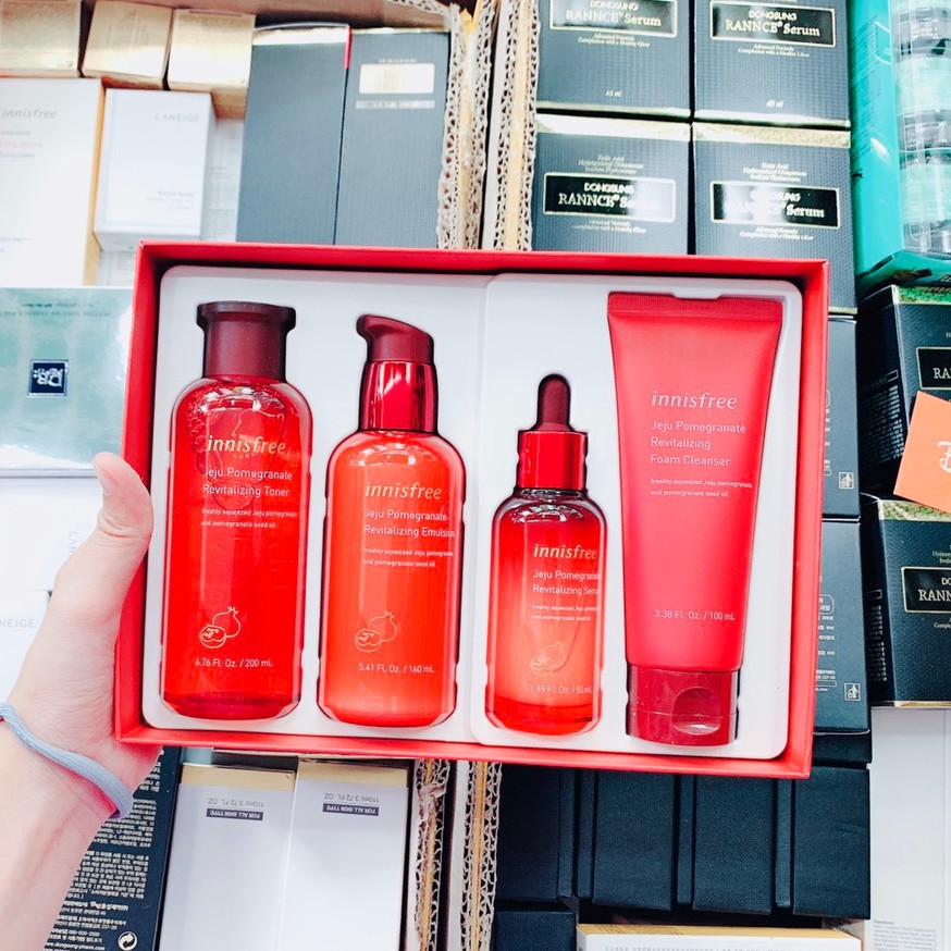 Set Dưỡng 4 món Lựu Innisfree Pomegranate Revitalizing Skin Care Special Set