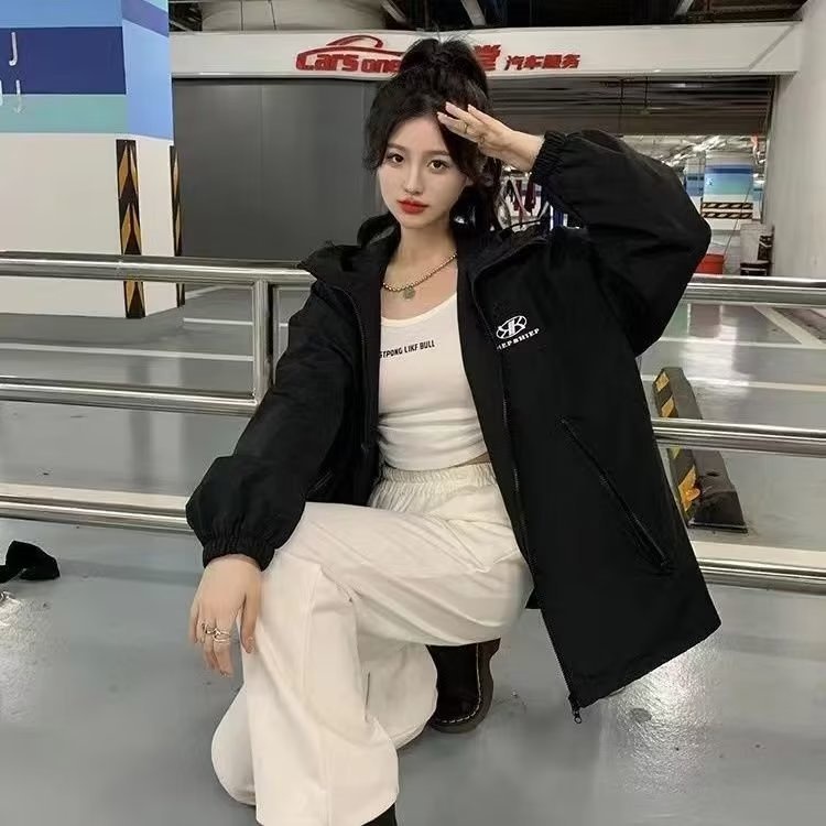 Áo khoác IELGY tay dài dáng rộng có nón phối khóa kéo cá tính cho nữ