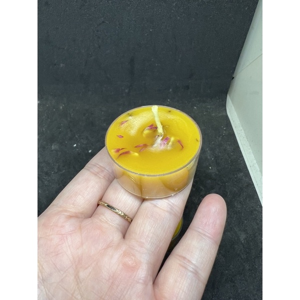 Nến Tealight sáp ong hoa khô handmade