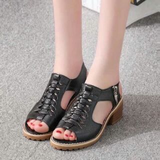 Sandal của mẹ