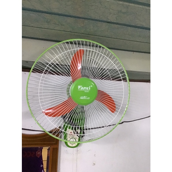 Quạt treo tường kẹp bình ắc quy 12V