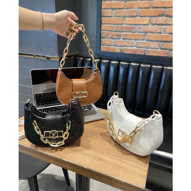 Túi mặt trăng LV