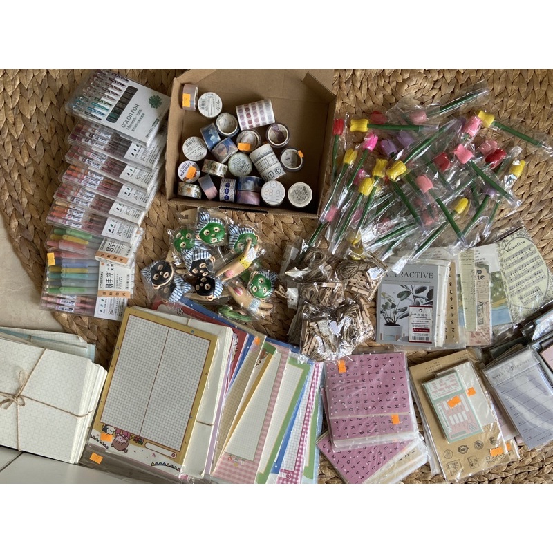 box văn phòng phẩm random