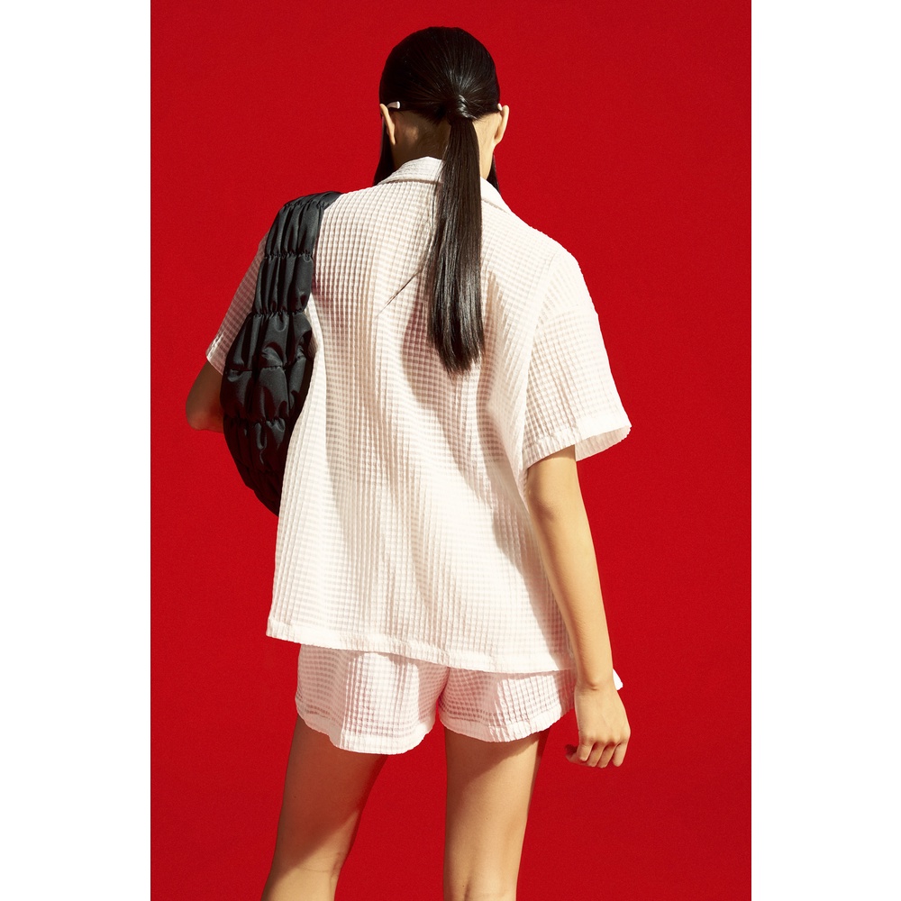 Áo sơ mi dập nổi tay ngắn, là min - EMBOSSED NYLON SHIRT