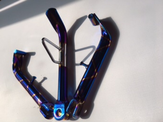 Chân chống mạ xi titan chắc khoẻ dùng mọi loại xe