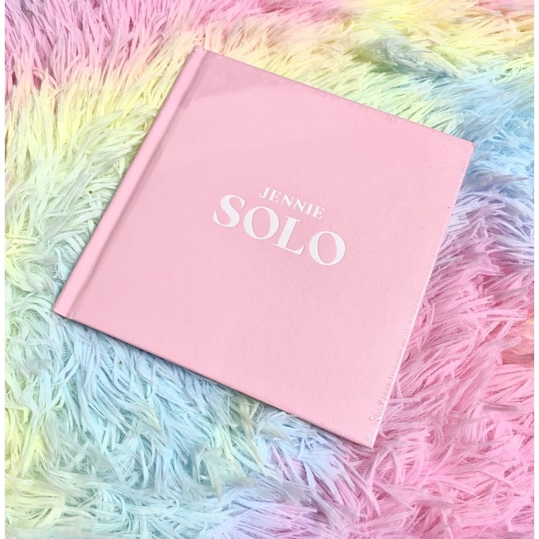 Có sẵn JENNIE - SOLO PHOTOBOOK nguyên seal