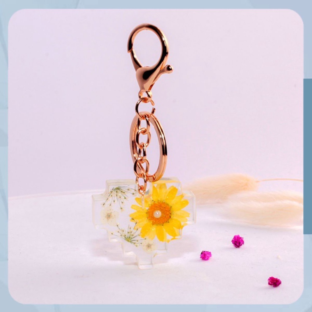 Móc khoá handmade hoa khô/resin epoxy trong suốt nhiều màu sắc/2poxy