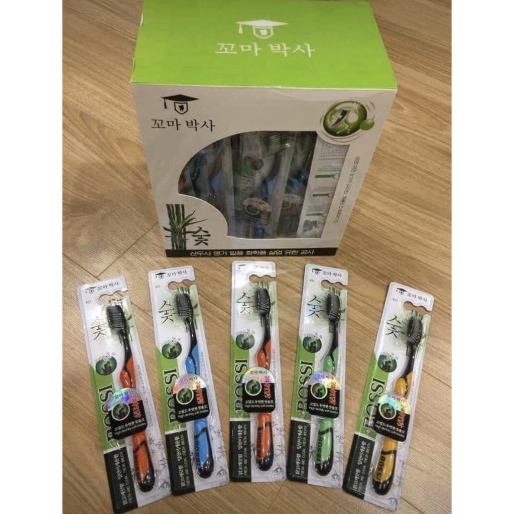 Hộp 30 Cái Bàn Chải Đánh Răng Than Tre Hoạt Tính Bossi Hàn Quốc Thiết Kế Đầu Bàn Trải Mỏng Hơn Đặc Biệt Lông Bàn Chải Được Bổ Sung Than Hoạt Tính Và Ion Ag+ Giúp Kháng Khuẩn Đến 99.9%.