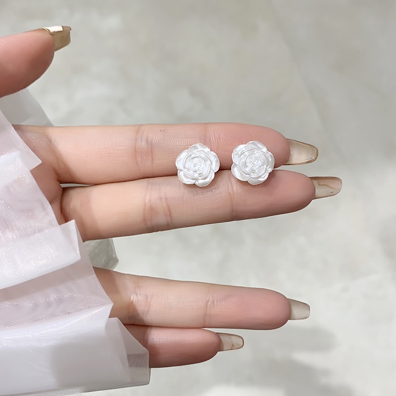 Khuyên tai kẹp không bấm lỗ chốt cố định K022 bằng hợp kim mạ vàng hình bông hoá dáng ngắn Leous Accessories