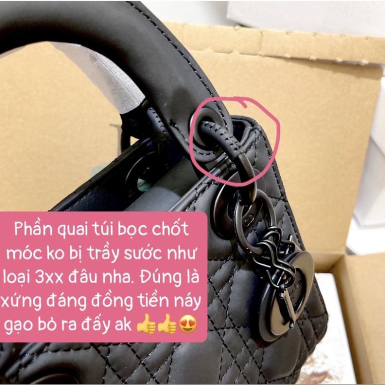 Túi chữ Đ vân 3 ô da lì size 17 kèm khăn 2 bản dây full 2 box hàng QC cao cấp