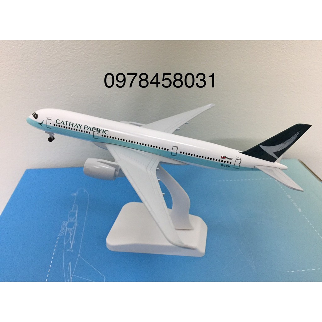 Mô  hình máy bay Cathay Pacific 20cm có bánh xe