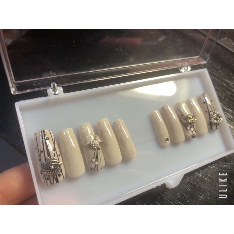 Nail box/Móng thiết kế tặng kèm keo dán và dũa mini