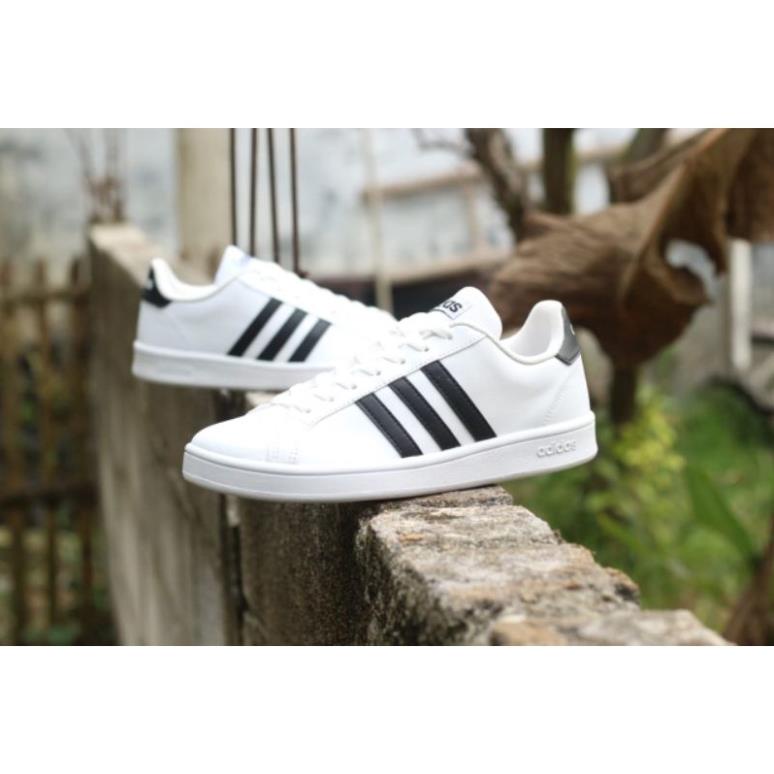 Giày Thể Thao Adidas Màu Trắng Đen Thời Trang Năng Động '