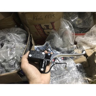 Củ dầu trên tay phanh xe Ninja