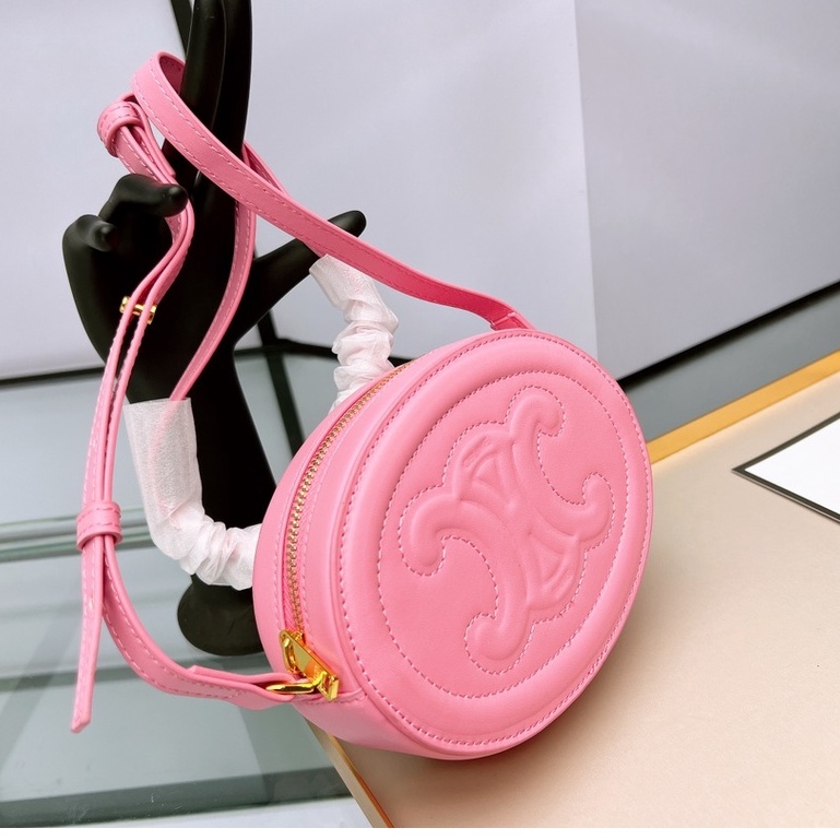 Túi Da Bò Đeo Chéo Hình OVAL 2022 CE