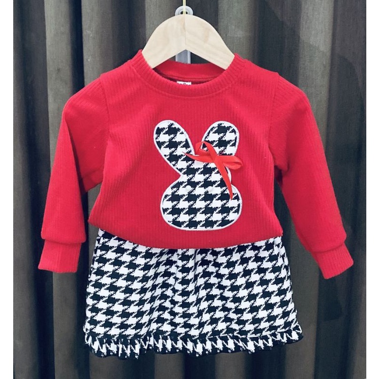 Set áo thêu thỏ màu đỏ kèm chân váy dạ siêu xinh cho bé 1-5 Tuổi