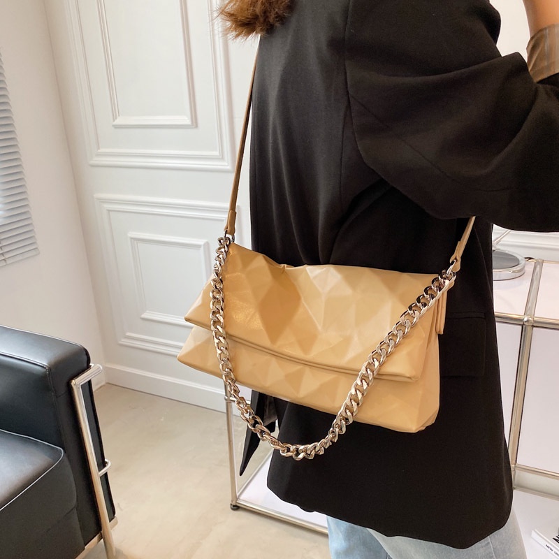 Túi đeo chéo họa tiết hình học đính đá phối dây xích thời trang cho nữ