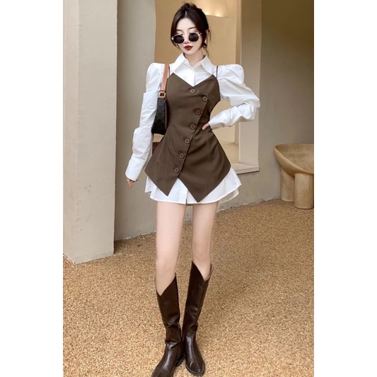 Set yếm nâu phối sơmi trắng oversize 2 trong 1 H44