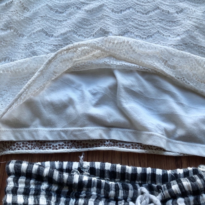 Set váy vải ghép và áo thun trắng hai lớp vintage 2hand