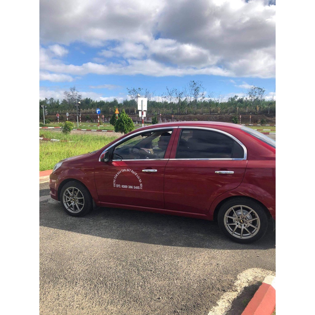 Bộ ốp nẹp viền cong kính + chân kính INOX xe Daewoo Gentra, Chevrolet Aveo