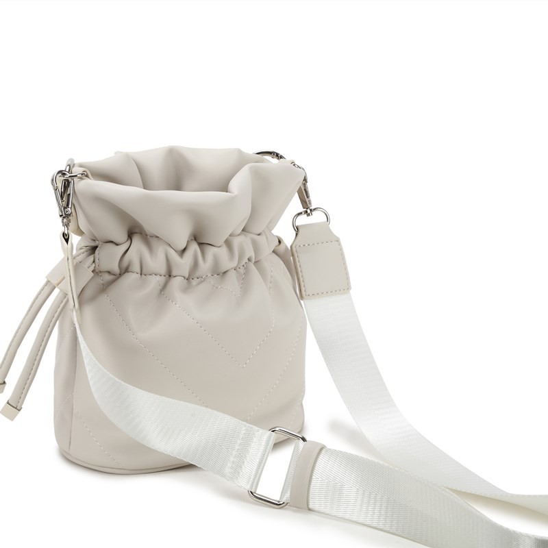 ℡Túi xách nữ ZARA TRFB 2020 xô đen trắng mới Quilted All-match Messenger một vai
