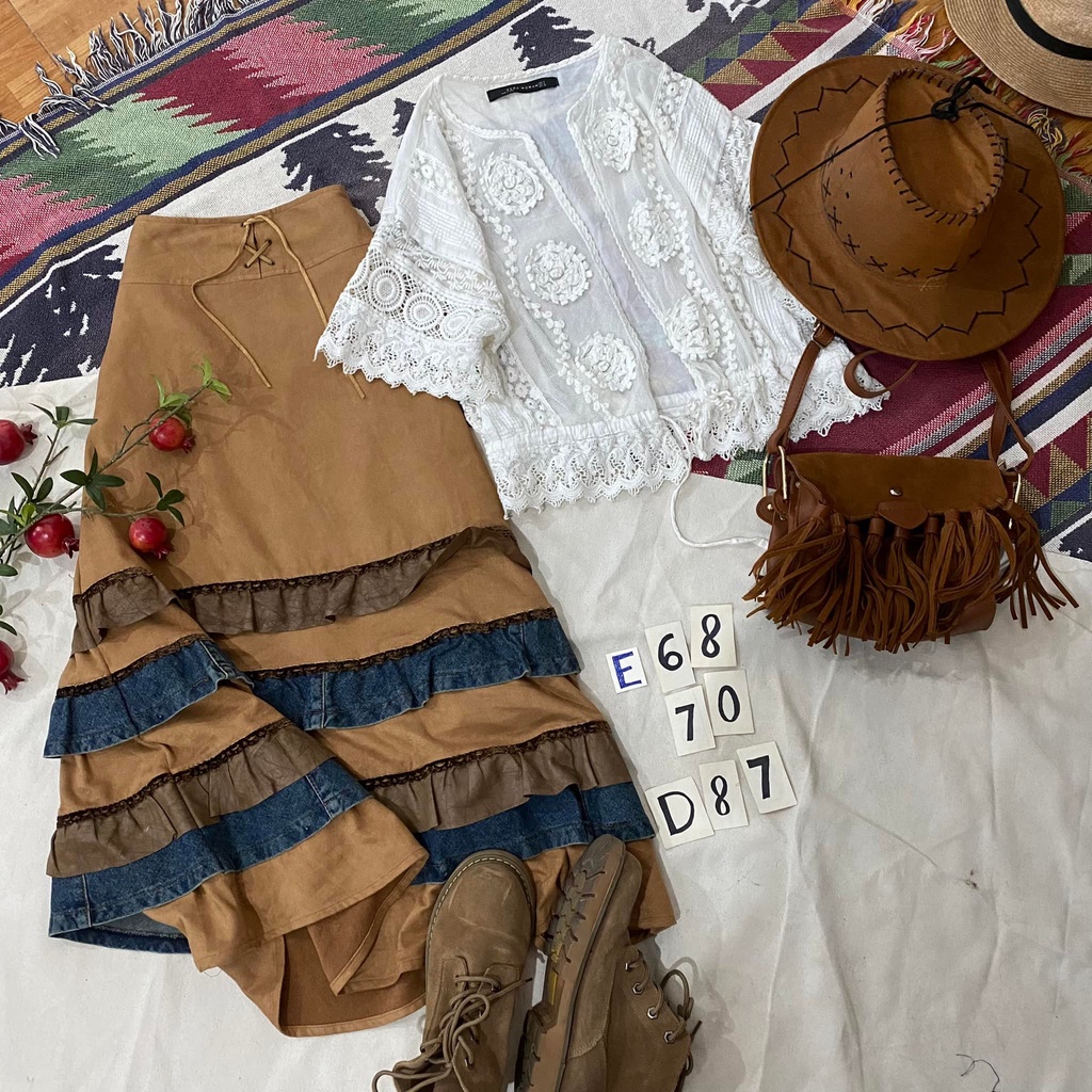Chân váy boho vải da - Set boho - Áo croptop thêu màu trắng