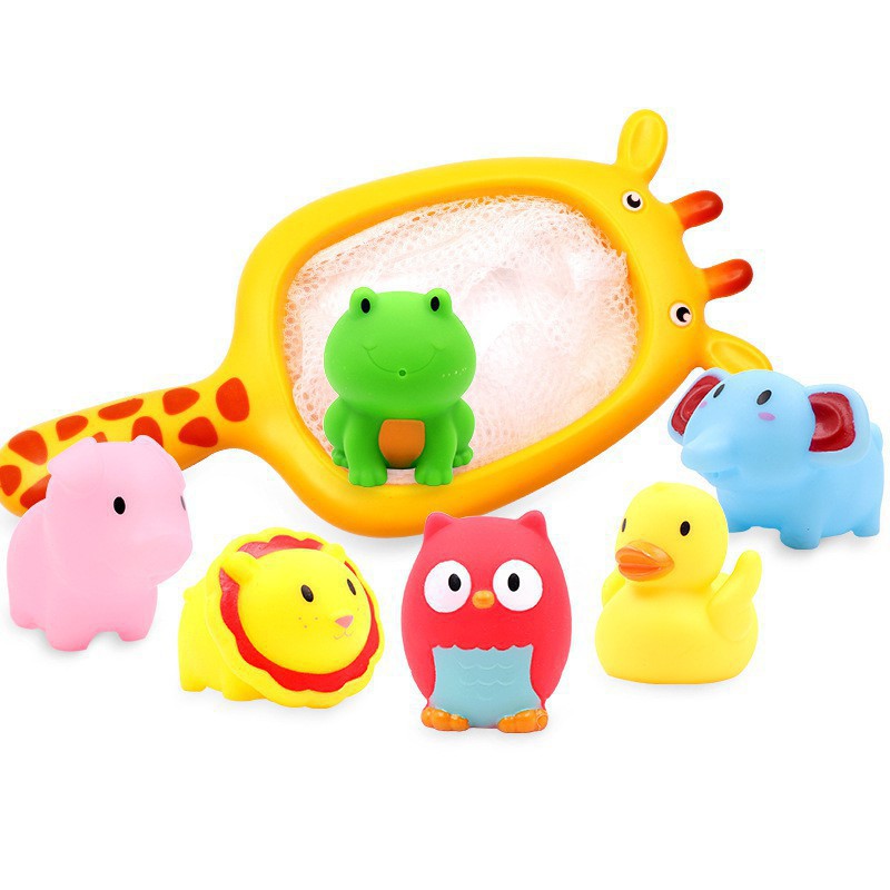 gym squishy [Đồ chơi nhà tắm trọn bộ] gồm vợt (cá mập hoặc hươu cao cổ) + 6 thú bơi dưới nước bóp phun nước vừa tay cho