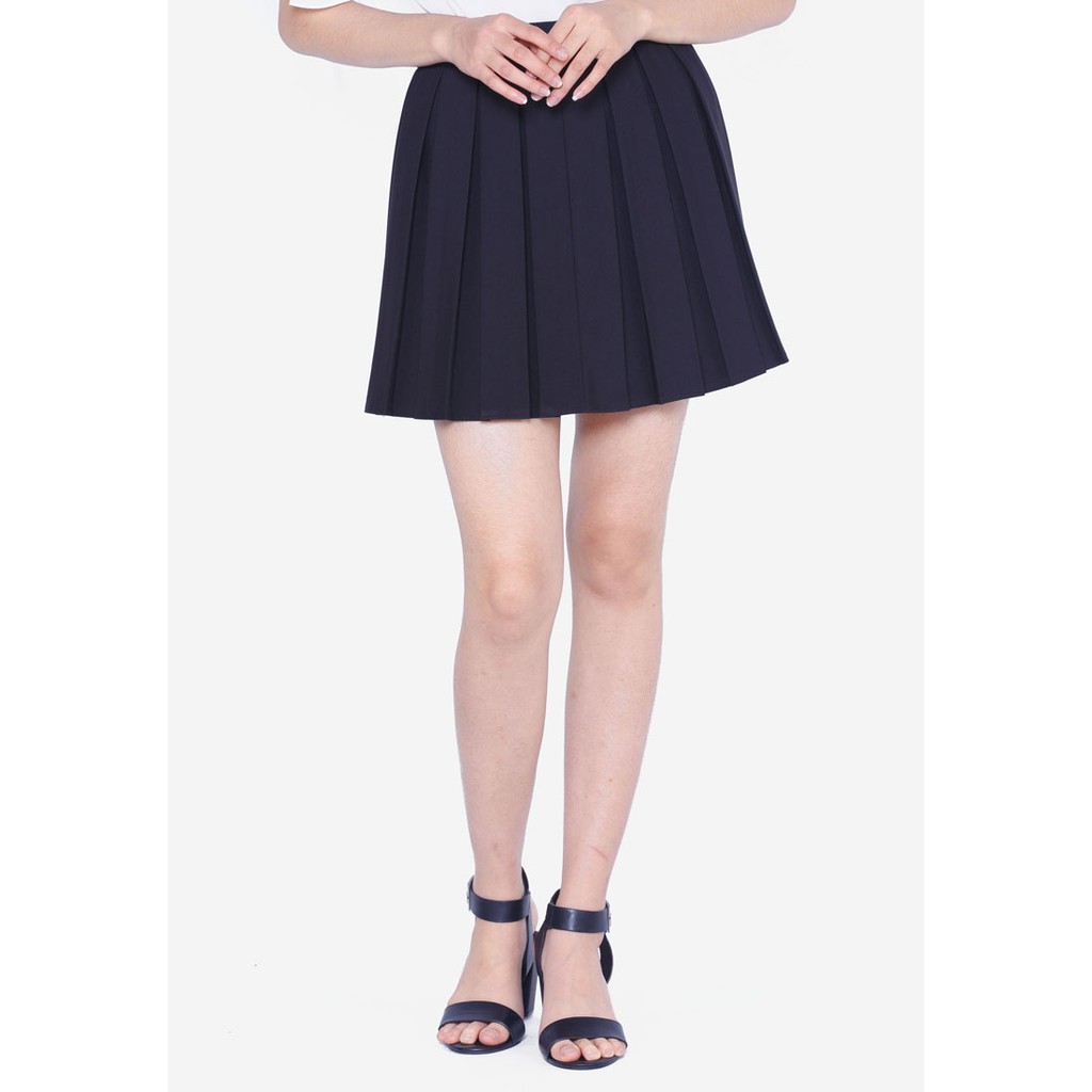 [Mã FASHIONT4WA2 giảm 10K đơn 50K] Chân váy NGẮN XẾP LY CÓ QUẦN (ĐEN)