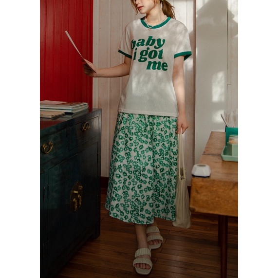 [Mã SKAMCLU7 giảm 10% tối đa 50K đơn 0Đ] Chân váy hoa - Áo thun giấy Comic | BigBuy360 - bigbuy360.vn