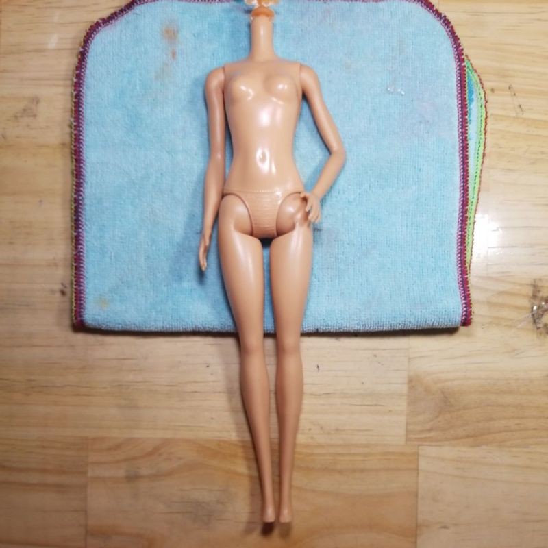 Thanh lí body barbie chính hãng giá rẻ( đọc mô tả)