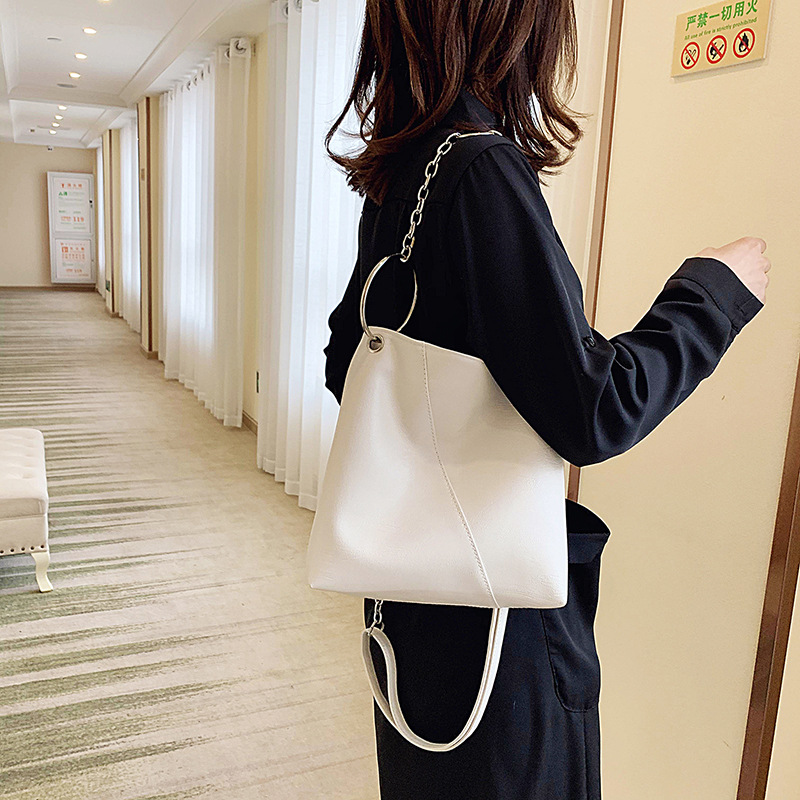 Túi xách đeo chéo một dây đeo phong cách thời trang nữ | BigBuy360 - bigbuy360.vn