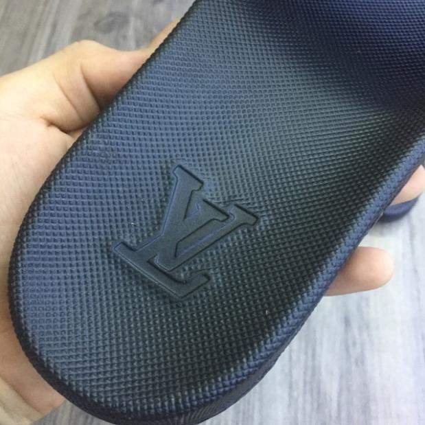 Dép lê LV cao su vân caro cực sang