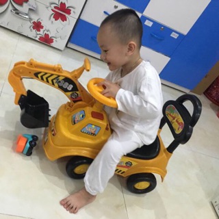Xe Cẩu Chòi Chân Cho Bé Yêu