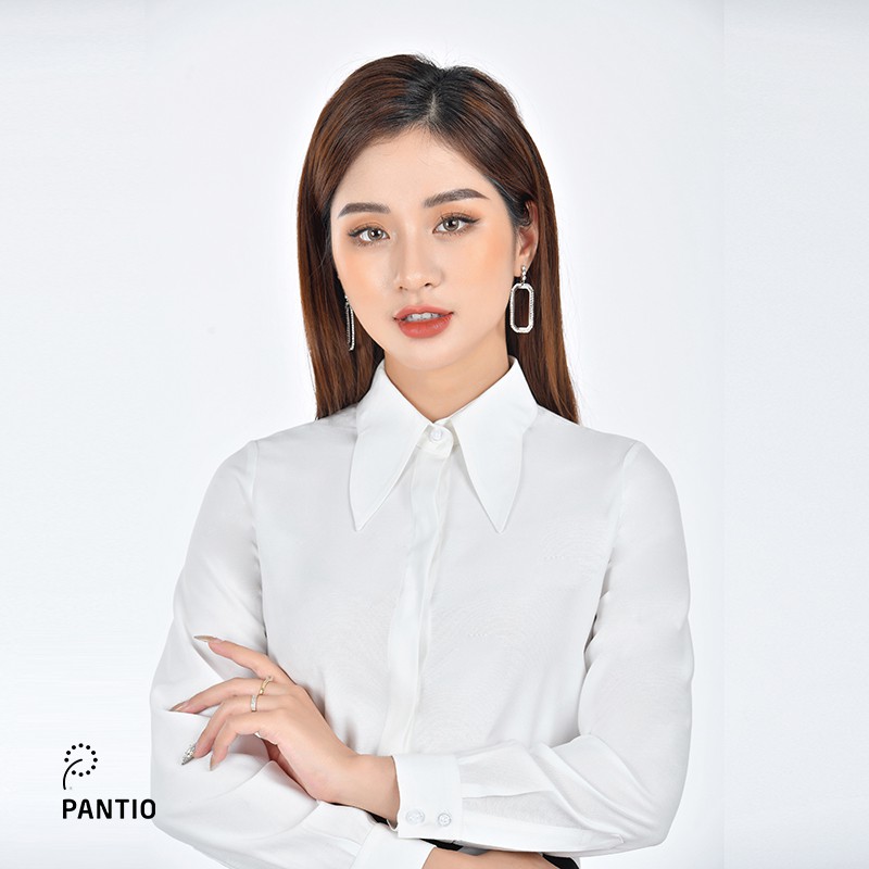 Áo sơ mi nữ chất liệu thô lụa, dáng suông dài tay cổ đức đính cúc FAS52824 - PANTIO