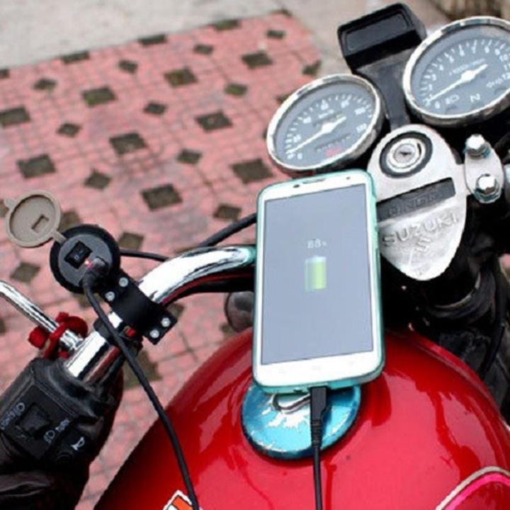 Sạc điện thoại gắn trên xe máy