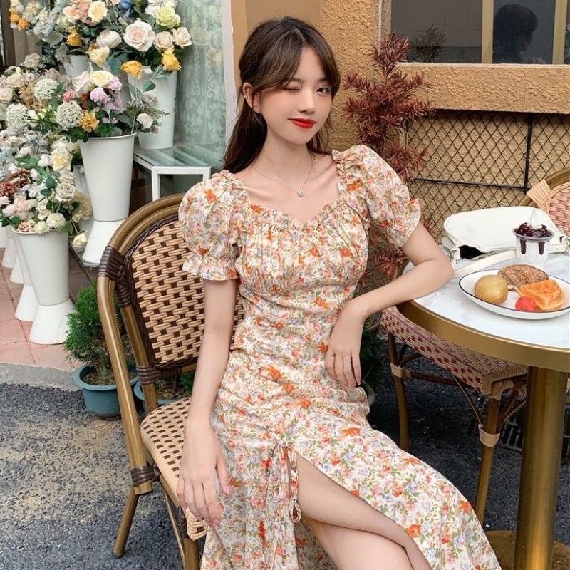 Váy hoa nhí cổ vuông tay bồng