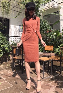 Váy len xoắn bụng