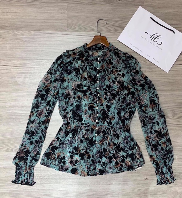 Sơmi in hoa nhung siêu xinh ạ