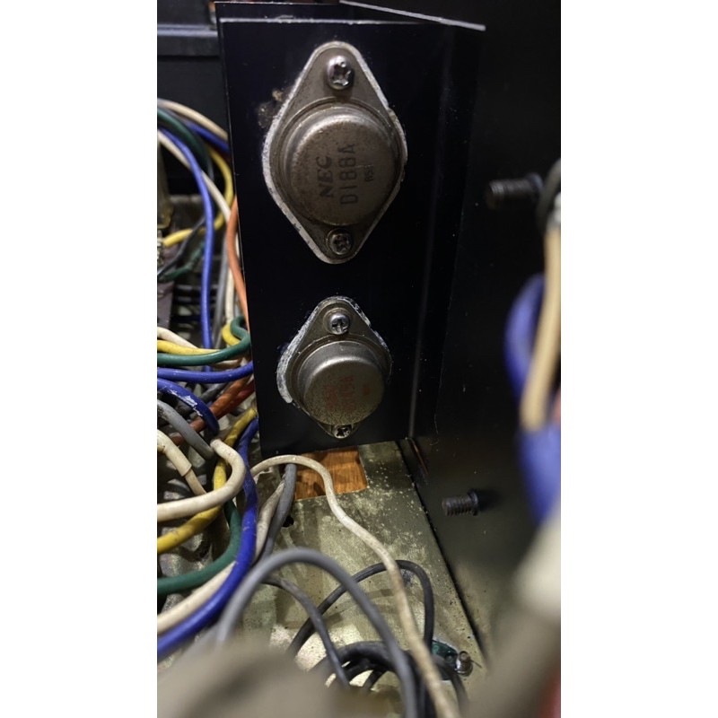 Tăng âm LUXMAN L80V