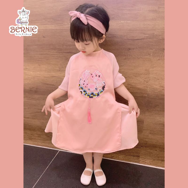 _Áo dài lụa đáp hình cá cho bé gái 9 đến 23kg