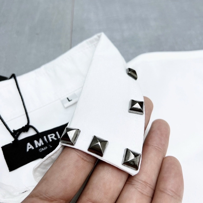 Áo Sơ Mi Nam Dài Tay Trắng Trơn Phối Tag Đá Cổ Basic SM19P