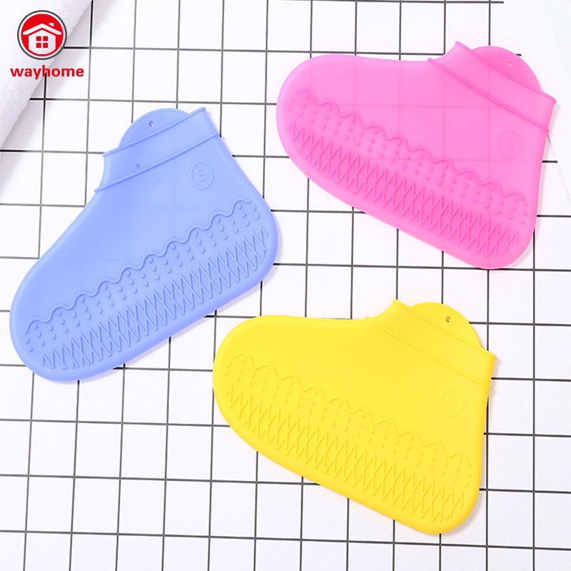Vỏ bọc giày bằng silicon chống nước tiện dụng khi đi mưa | BigBuy360 - bigbuy360.vn