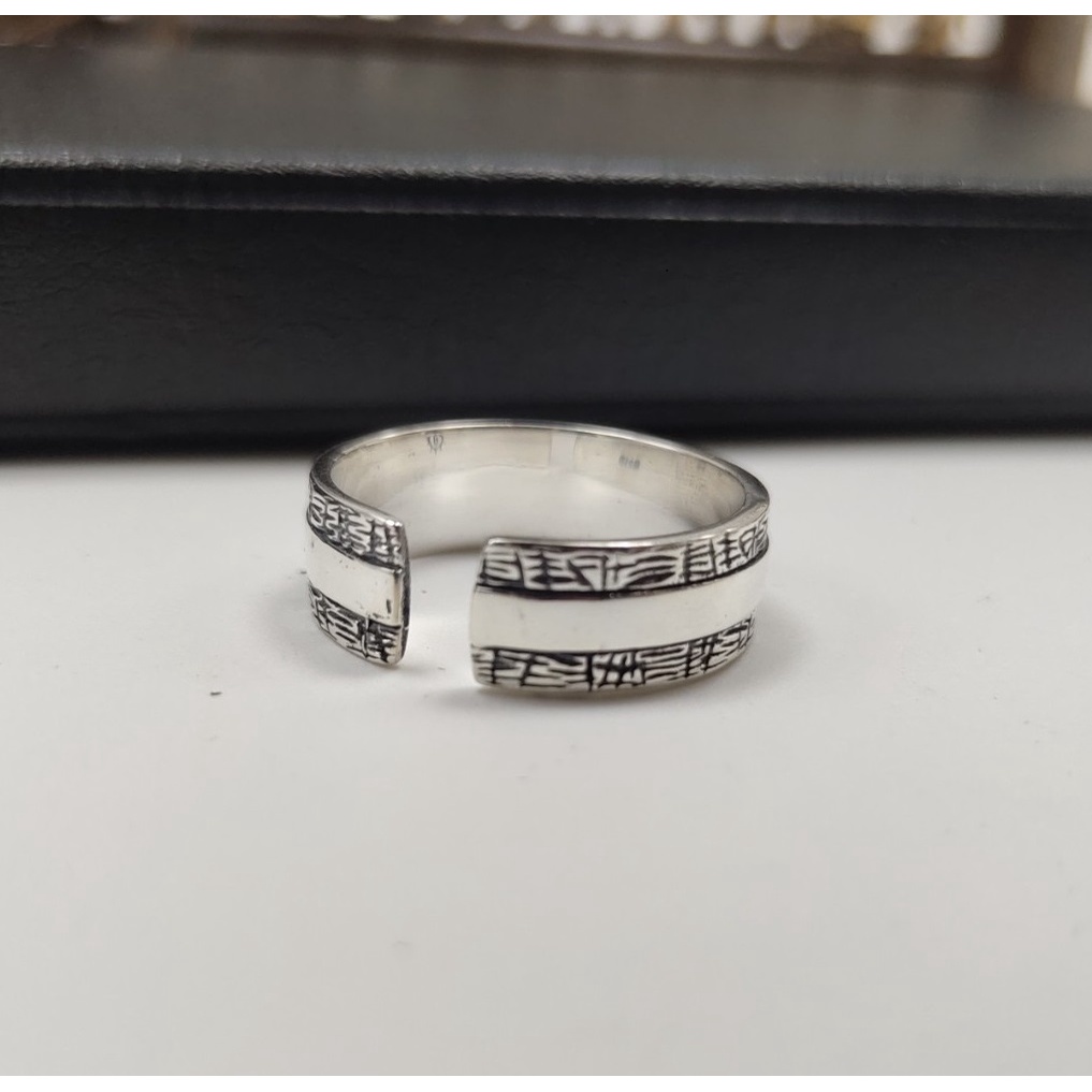 Nhẫn nam nữ tròn unisex Kuu Studio màu bạc thời trang chất Titan đẹp đơn giản không gỉ - Nhẫn Tryan