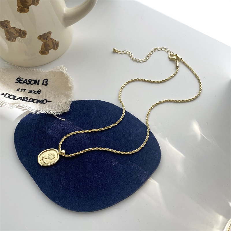 Dây Chuyền Mặt Hình Hoa Hướng Dương Phong Cách Pháp Thời Trang Mới 2022 Cho Nữ F671