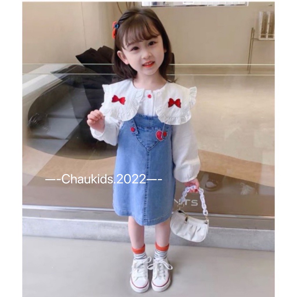 Yếm bò tim đỏ áo trắng bé gái