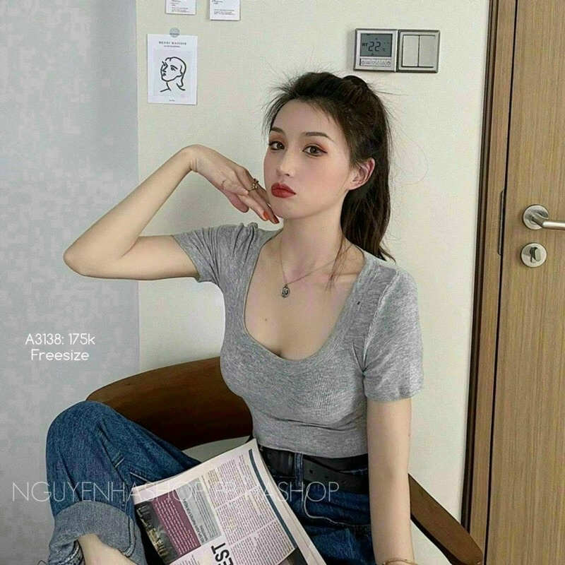 Áo croptop thun gân cổ vuông tay ngắn vkv
