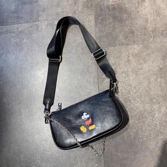 𝐌𝐢𝐜𝐤𝐞𝐲 2 dây