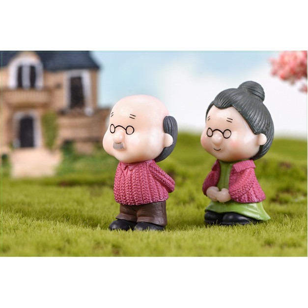 Mô hình hai ông bà mặc áo len thích hợp trang trí tiểu cảnh, móc khóa, DIY